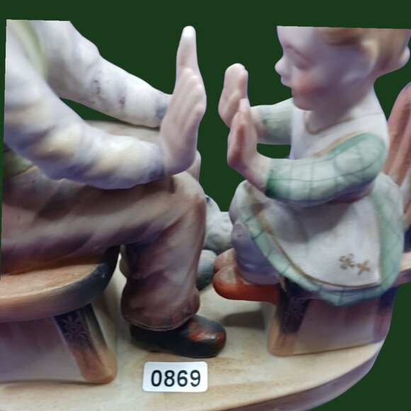 Shafford vtg grandpa & grandaughter Figurine "Pat- A -Cake" Scene Collectible m - Picture 4 of 14